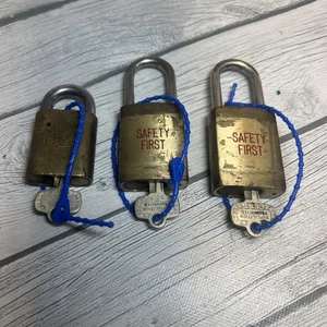 Lot of 3 Vintage BEST Brass Locks Padlocks With Keys - Picture 1 of 8