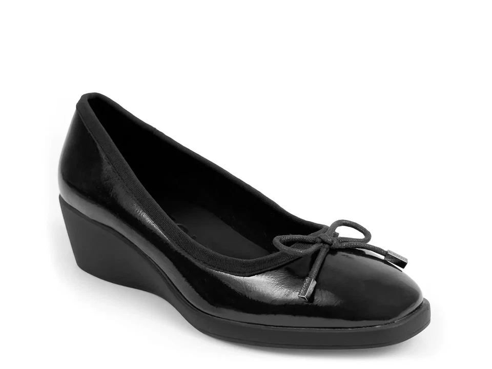 Woman's Dress Shoes Aerosoles Tema Wedge Pump - Image 1 of 1