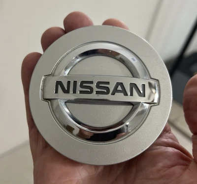 3-3/8" - 85mm   NISSAN ARMADA TITAN  18" ALLOY WHEEL CENTER CAP 40342-7S500 READ Foto 1 de 4