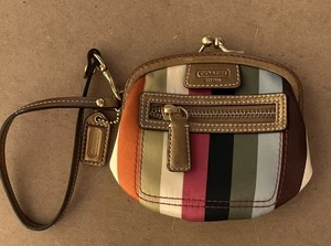 Coach ~ Kisslock Rahmen Messingbeschläge Neu ohne Etikett - Erstbesitz Geldbörse - Bild 1 von 5