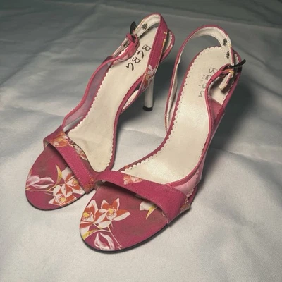 Винтажный 90-х годов Y2K BCBG Париж розовый цветочный слинга котенок каблук сандалии 8,5 Бразилия - Изображение 1 из 4