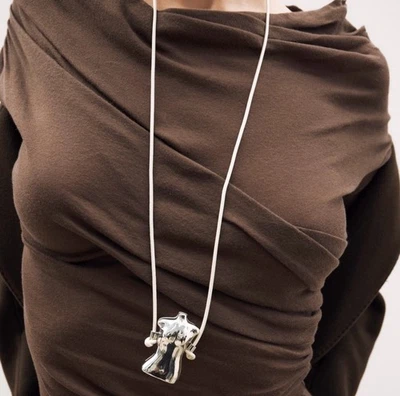 Zara полированный серебристый женский голая фигурка туловище длинное ожерелье новый 1856/042 - Изображение 1 из 4