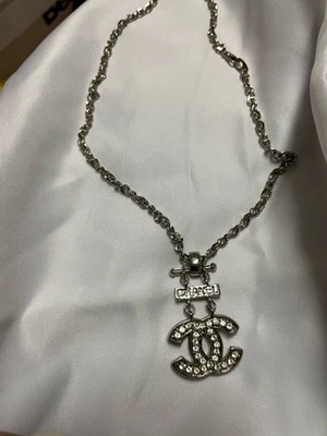 COLLAR CADENA GRATIS LOGO CHANEL Foto 1 de 4