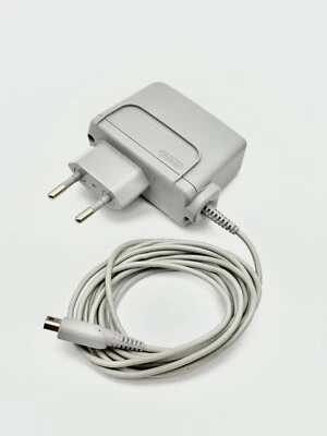 Nintendo WAP-002 Caricabatterie originale 4.6V⎓ 900mA (per DSi, 2DS, 3DS...) 🔌 - Immagine 1 di 4