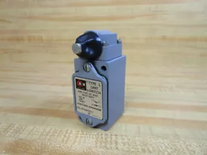 Cutler Hammer 10316H282C Limit Switch - Picture 1 of 4