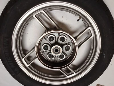 Roda traseira Yamaha 650 Turbo Seca XJ650LK XJ650LJ com bom pneu compatível com 1982-1983 - Imagem 1 de 3