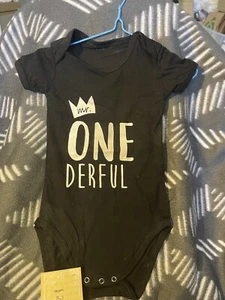 UNISEX BABY FUNNY BODYSUIT ONE PIECE ROMPER 6-12 Mths FREE POSTAGE - Picture 1 of 1