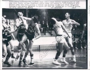 1963 Junior College Basketball Glendale vs Pasadena Press Photo - Picture 1 of 2
