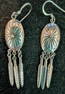 Sterling Silber Vintage Concho & Feder Ohrhänger Größe 2-1/2" mal 3/8" - Bild 1 von 3
