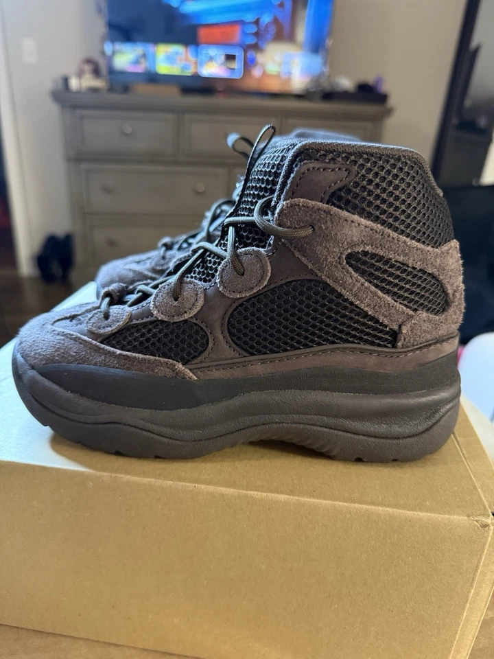 Adidas Yeezy DSRT Boot Oil Size 1.5Y Kanye West YZY Original Rare Flawless - Image 1 of 4