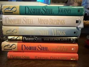 Lot of 6 Danielle Steel Hardcover Books - Bild 1 von 13