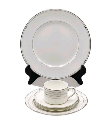 Royal Doulton Precious Platinum Bone China 5 Piece Place Setting 2004 Vintage