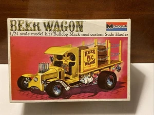 VINTAGE 1967 ORIGINAL MONOGRAM “BEER WAGON” BULL DOG MACK TRUCK 1:24 MODEL KIT - Picture 1 of 13