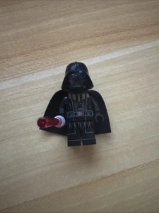 LEGO Minifigure - Darth Vader (Type 2 Helmet, Spongy Cape) - sw0636b - Picture 1 of 2
