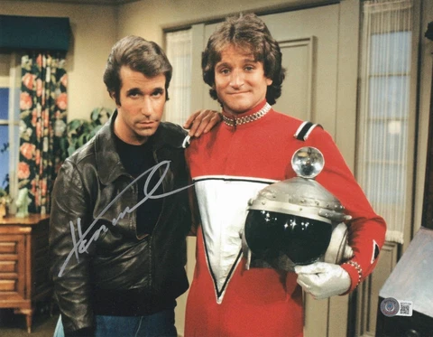 HENRY WINKLER SIGNED AUTOGRAPH HAPPY DAYS 11X14 PHOTO BECKETT BAS FONZIE MORK Cover