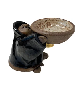 Plato de baratija ligero hecho a mano Pottery Hope Monk Sagewind Art Ministry firmado 4" T - Imagen 1 de 12