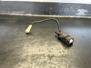 01-05 Volkswagen VW Passat washer nozzle heated left or right side - Picture 1 of 4