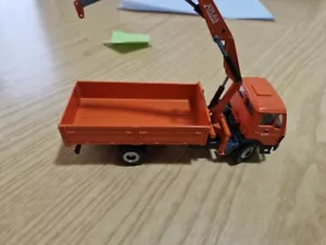 Camion Mercedes Atlas con gru Conrad 1/50 - Foto 1 di 4