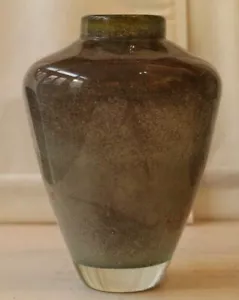 signed studio glass vase 1985 lovely hues - Picture 1 of 7