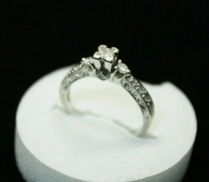Designer 14K White Gold 0.53cwt Diamond Wedding Engagement Ring 2.7g size 5.25 - Picture 1 of 11