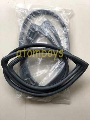 Mitsubishi Galant Dodge Colt 16L sedan FR Rear windscreen Windshield SEAL RUBBER - Image 1 of 4