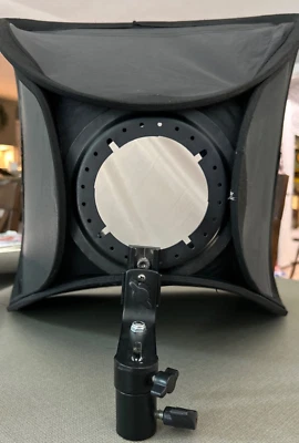 Flash Soft box w/ Hot shoe mount-24"square with relective & soft white-foldable - Image 1 of 4