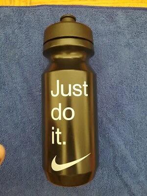 nike water bottle - Image 1 of 4