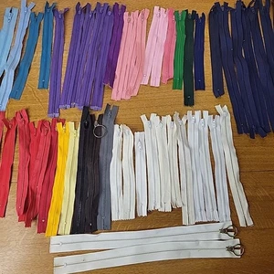Zipper Lot Of 50. Various Sizes And Colors,  Nylon. Some Branded.  - Picture 1 of 24