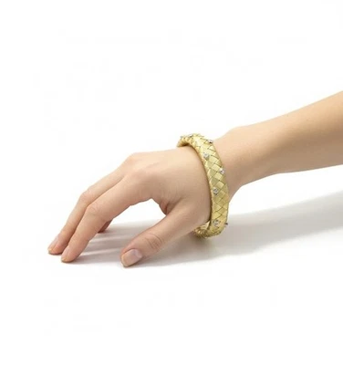 Brazalete Brazalete Flexible Tejido Cesta Oro Amarillo 18k con Diamantes 0.75 tcw VS-FG Foto 1 de 4