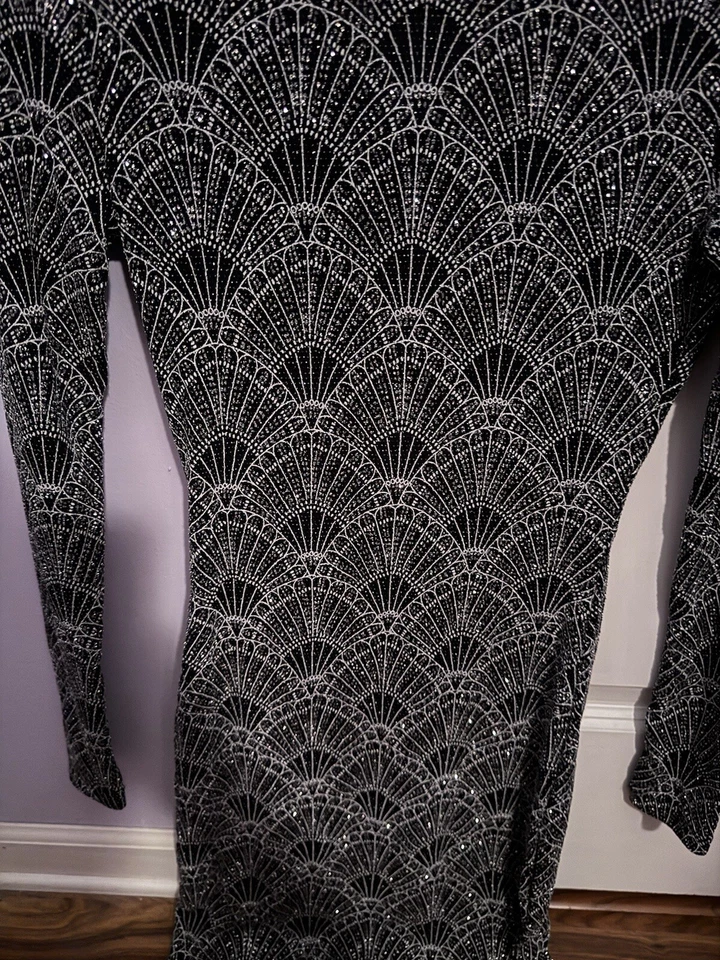 Mini Vestido H&M Manga Larga Brillante Brillo Body Ajustado Negro y Plateado Talla 4 Foto 1 de 4