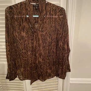Top para mujer Jessica Simpson manga larga talla mediana marrón con estampado negro” - Imagen 1 de 2