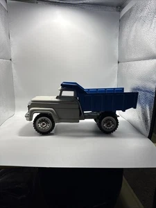 VINTAGE HUBLEY ALL METAL 902 DUMP TRUCK Amazing Shape Barely Played Sticker - Picture 1 of 16