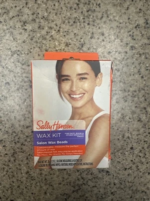 Kit de cera Sally Hansen cuentas de cera de salón áreas sensibles Foto 1 de 4