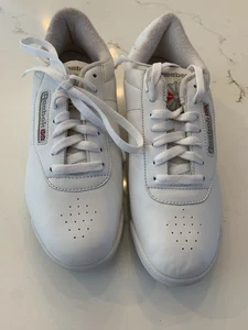 Reebok Damen Größe weiß klassische Schuhe Turnschuhe NEU kleiner Fehler - Bild 1 von 14