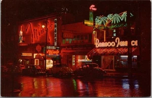 Postal de Canadá de Vancouver BC de la década de 1950 "CHINATOWN AT NIGHT" Ming's y terraza de bambú - Imagen 1 de 2