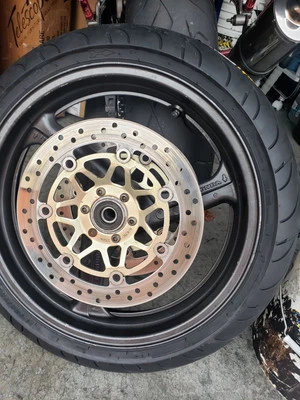 99 00 HONDA CBR 600 F4 600F4 llantas delanteras/traseras juego completo rotores neumáticos Foto 1 de 4