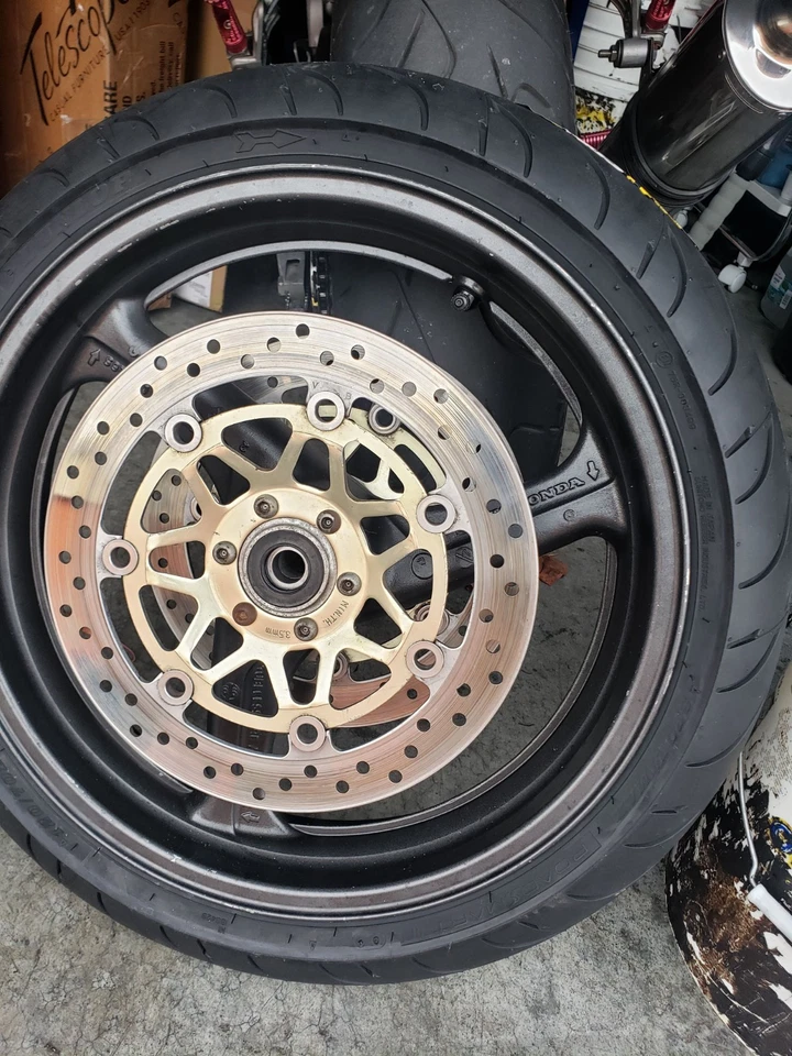 99 00 HONDA CBR 600 F4 600F4 llantas delanteras/traseras juego completo rotores neumáticos Foto 1 de 4