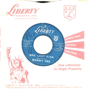 Bobby Vee: One Last Kiss / Laurie .. 45 RPM 8392 - Picture 1 of 3