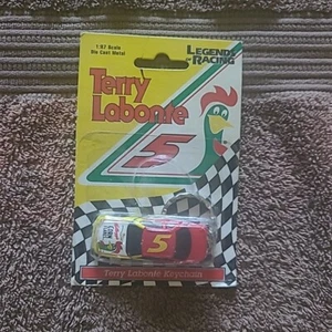 Terry Labonte Vintage Kelloggs Corn Flakes #5 Nascar keychain - Picture 1 of 2