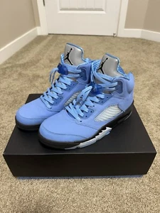 Size 9 - Jordan 5 Retro SE Mid UNC - Picture 1 of 7