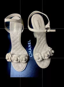 CHANEL Sandals /Camellia/Heels Size 40.5/ 9.5 USA Lambskin Quilted Beige/ Tan NW - Picture 1 of 7