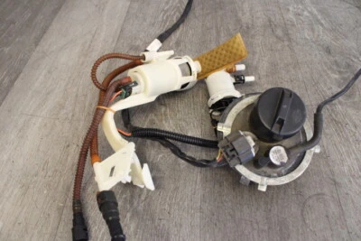 Harley-Davidson Electra Glide Ultra Limited 2010 bomba de gasolina FLHTK 62908-08 Foto 1 de 4