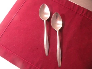 2 Soup Spoons DIAMANTE Reed & Barton Glossy 18/8 Stainless Steel Flatware 6 3/4" - Picture 1 of 5