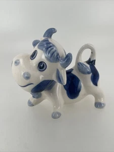 Statuina mucca sorridente vintage blu maculato 3 pollici dipinta a mano blu abile D.A.I.C - Foto 1 di 5