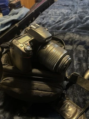 Cámara Nikon D80 Foto 1 de 4