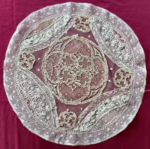 Ancien napperon linon brodé et dentelles (Normandy lace), Diamètre 32/33 cm - Bild 1 von 4