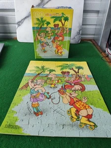 Vintage 1990 Alvin and The Chipmunks 100 piece Puzzle Roller skating Beach + Box - Picture 1 of 4