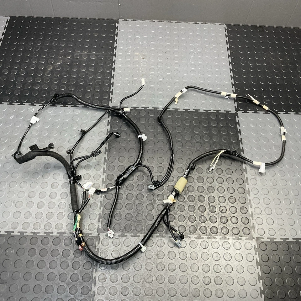 Arnés de cableado de maletero trasero Toyota Camry 2015-2017 OEM Foto 1 de 4