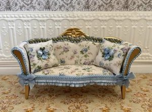 DOLLS HOUSE 1/12 SCALE LOVELY BLUE AND GOLD GEORGIAN STYLE SOFA WITH CUSHIONS. - Picture 1 of 6