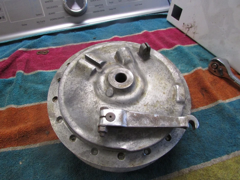 Yamaha RT1 360 1970 buje de rueda delantera completo y placa de respaldo Foto 1 de 4